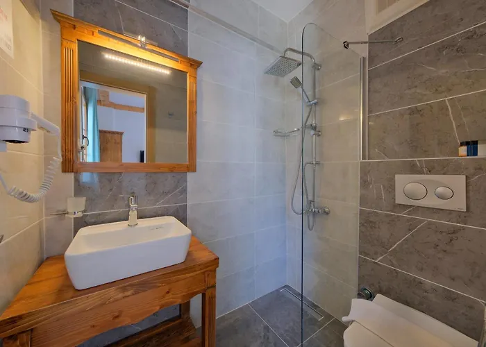 Hotel Candle Light *